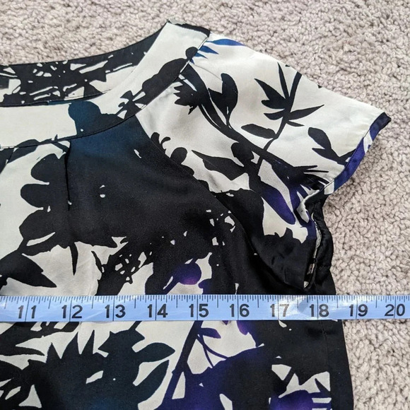 Theory Natasha Silk Floral Blouse Size Small - Picture 6 of 7